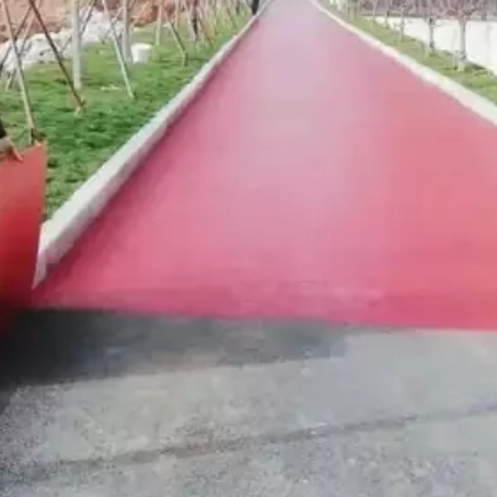 通辽​ 彩色路面喷涂翻新是一种低成本